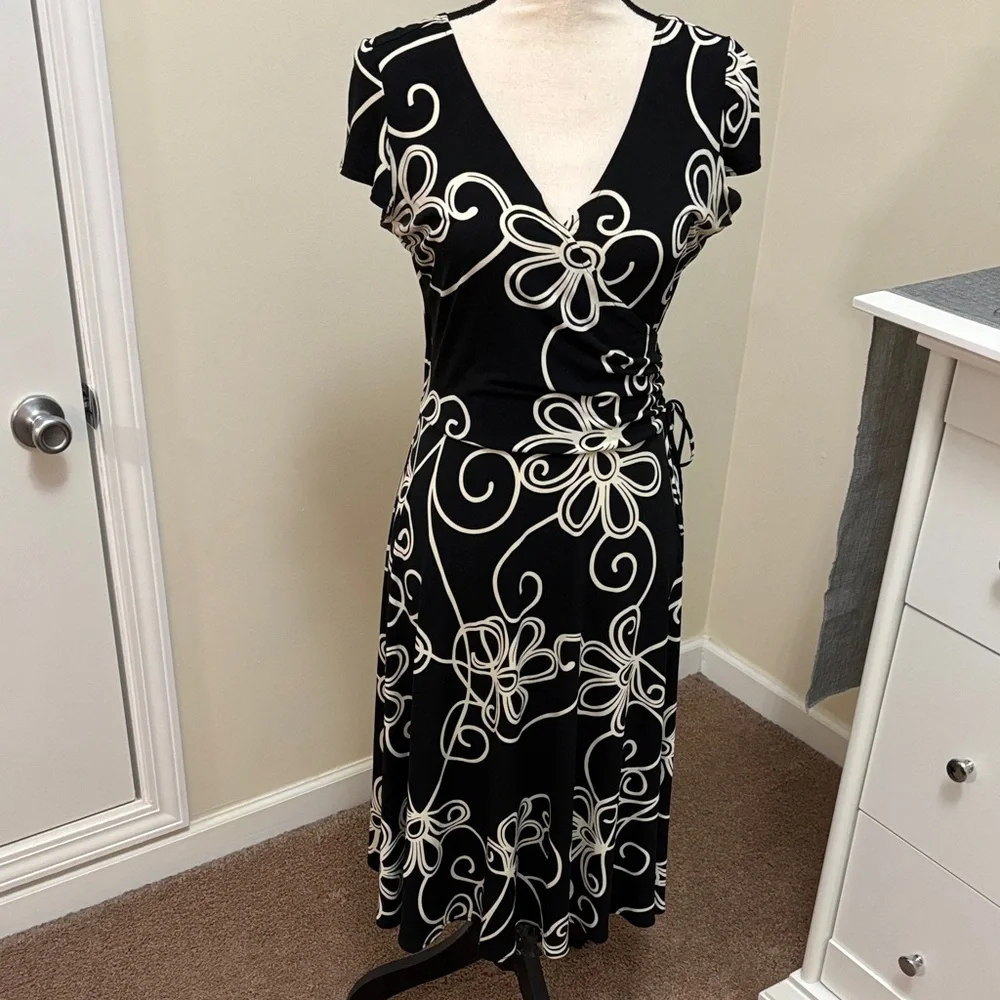 Dress Barn Black and White Swirl Asymmetrical Faux Wrap Dress size 10 - Picture 1 of 7